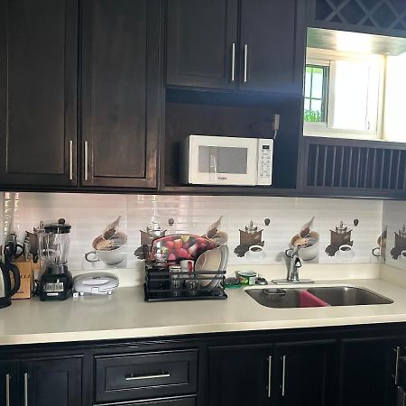 Remarkable 1-Bed Apartment In مونتيغو باي المظهر الخارجي الصورة