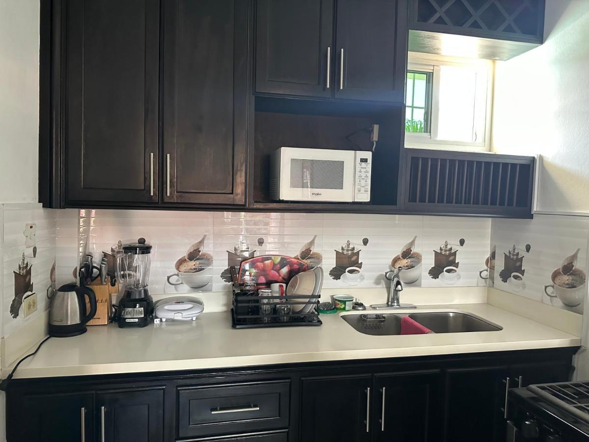 Remarkable 1-Bed Apartment In مونتيغو باي المظهر الخارجي الصورة