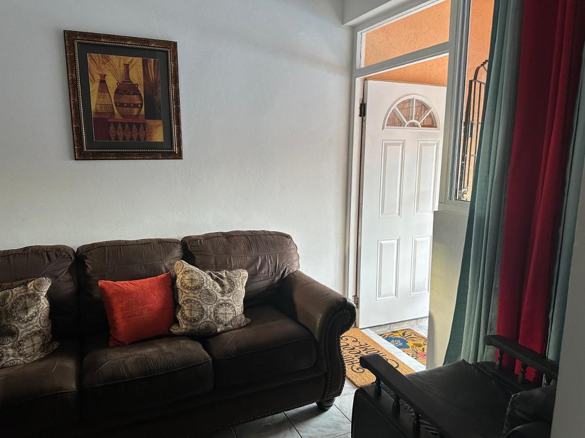 Remarkable 1-Bed Apartment In مونتيغو باي المظهر الخارجي الصورة