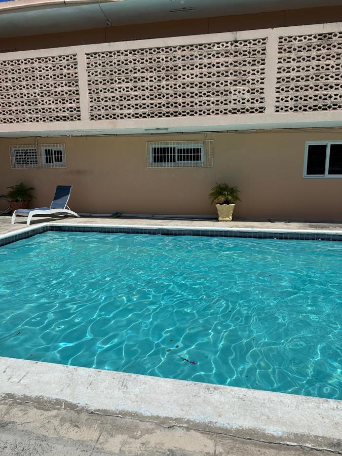 Remarkable 1-Bed Apartment In مونتيغو باي المظهر الخارجي الصورة